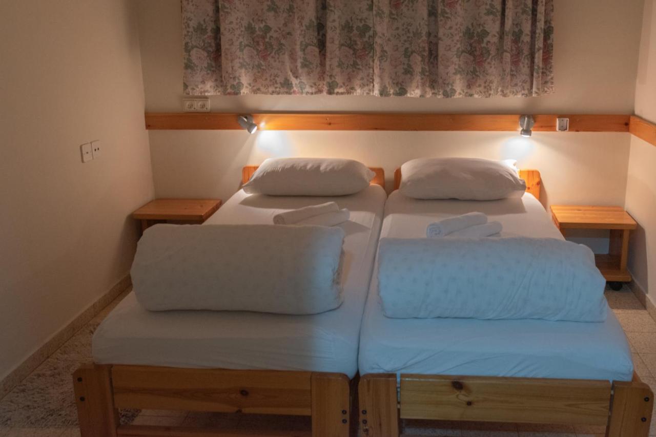 "Bakfar" Kfar Szold Country Lodging Villa Kefar Szold Luaran gambar