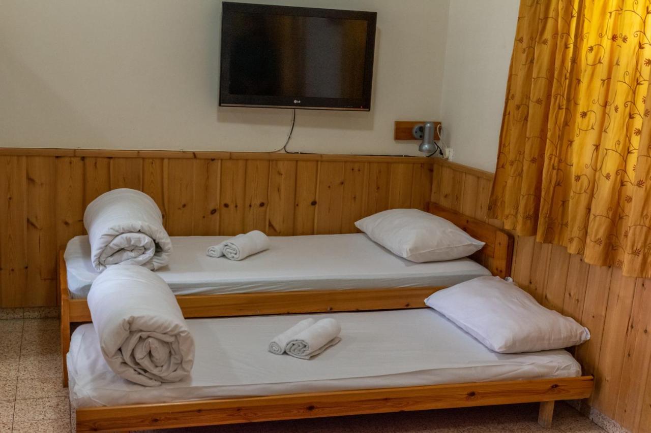 "Bakfar" Kfar Szold Country Lodging Villa Kefar Szold Luaran gambar