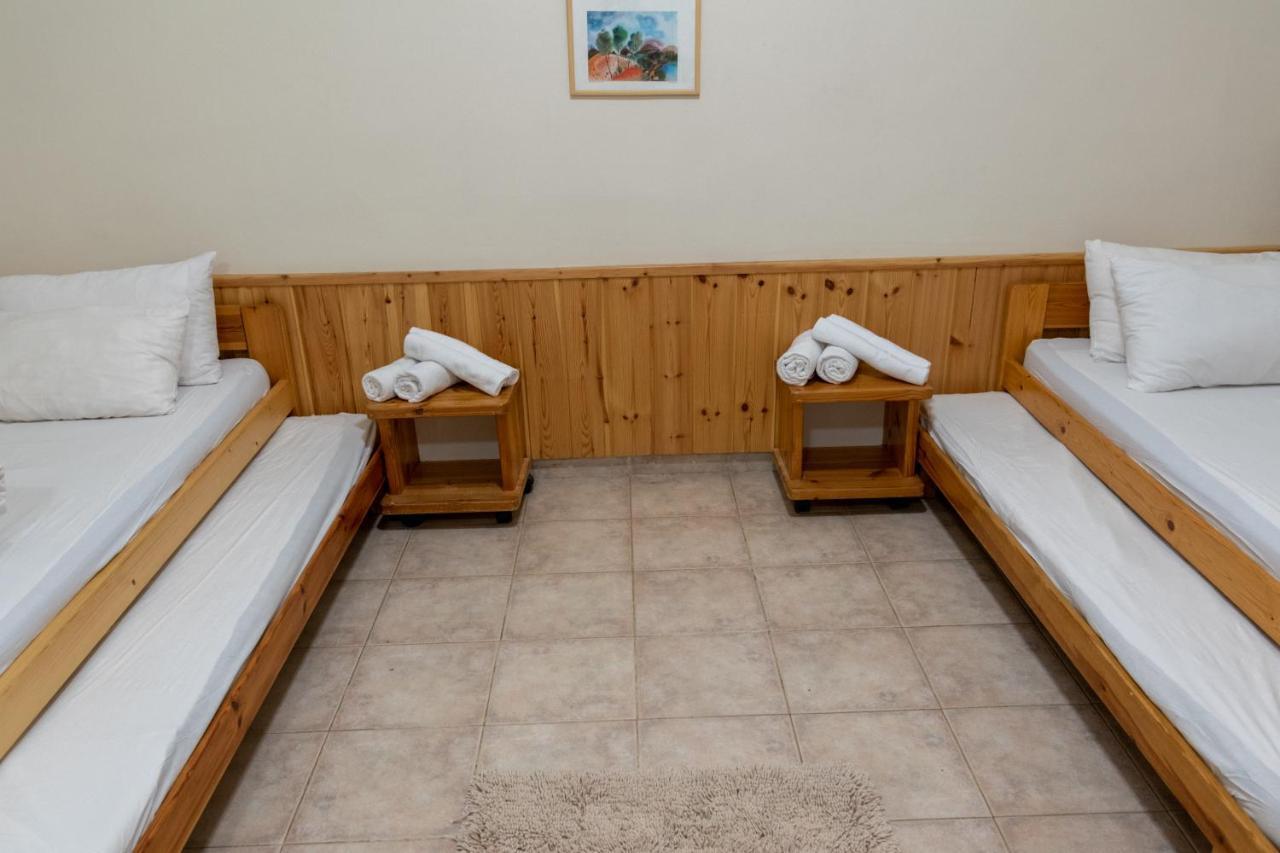 "Bakfar" Kfar Szold Country Lodging Villa Kefar Szold Luaran gambar